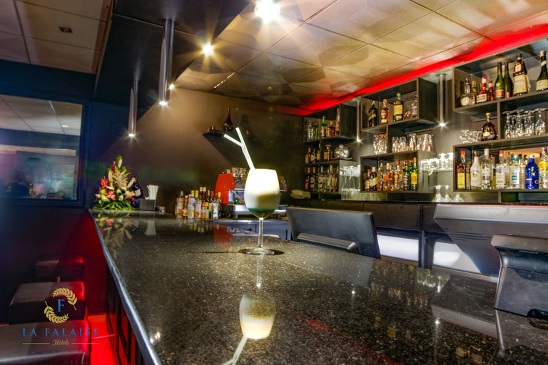 Food & Drinks