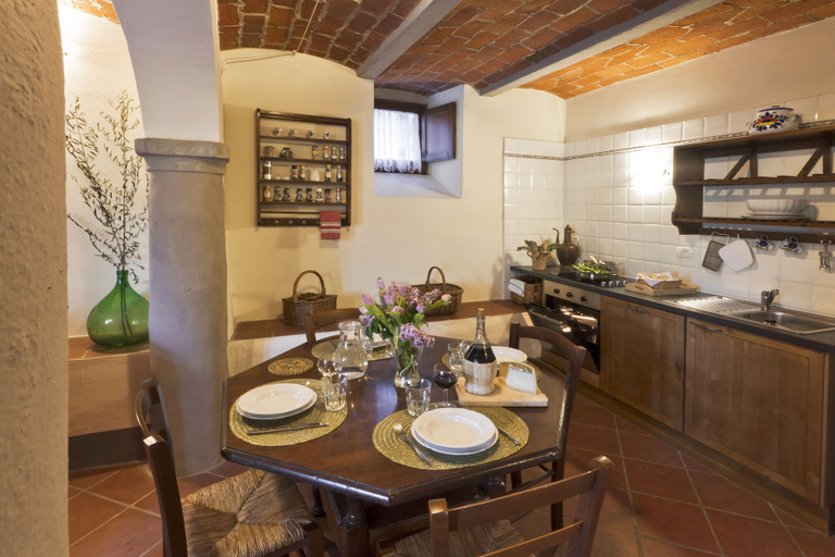 Food & Drinks 5, Castello di Pratelli, Florence