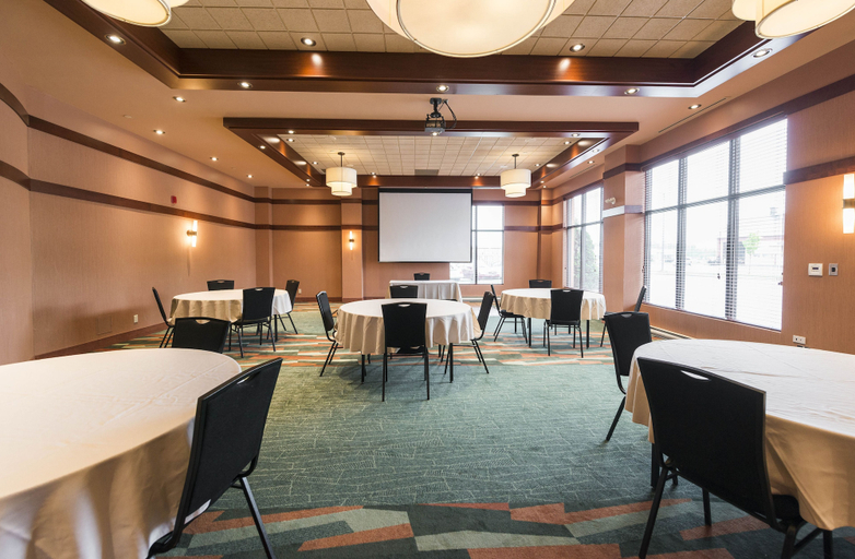 Food & Drinks 5, Quality Inn & Suites Lévis, Desjardins