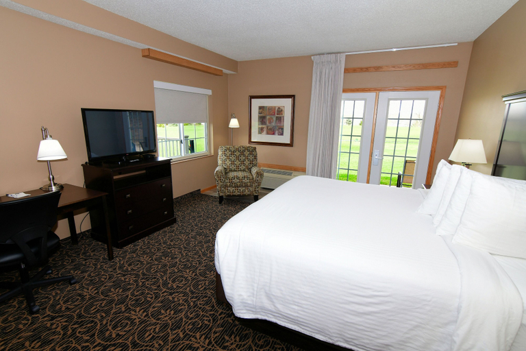 Bedroom 3, Cobblestone Inn & Suites - Denison Majestic Hills, Crawford