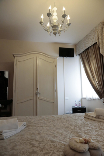 Bedroom 2, Le Finestre Sul Borgo Rooms, Verona