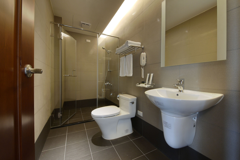 Bathroom 4, Watermark Hotel Sizihwan, Kaohsiung