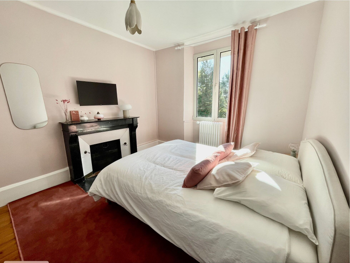 Bedroom 4, Domaine de Bonneuil, Oise