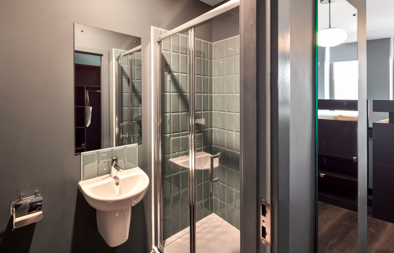 Bathroom 4, The Hatch Rooms