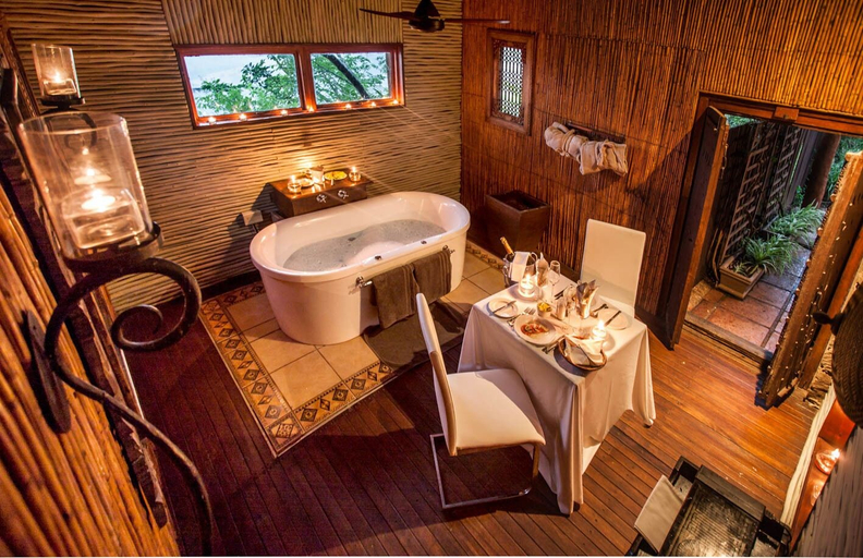Bathroom 4, Gwahumbe Game & Spa, Umgungundlovu