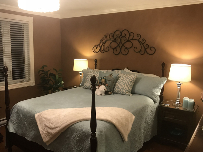Bedroom 3, Castle Landing, Division No. 1