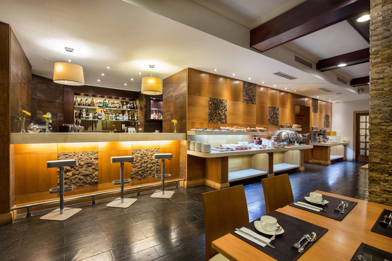 Food & Drinks 5, Best Western Marina Del Rey, Valparaíso