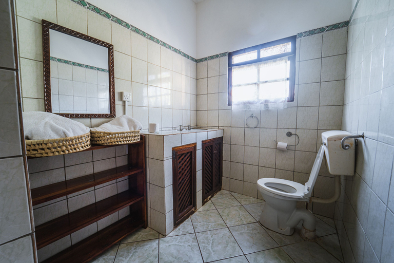 Bathroom 4, GK Palm Resort Watamu, Kilifi North