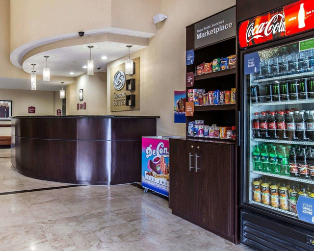 Food & Drinks 5, Comfort Suites Waycross, Ware