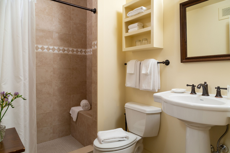 Bathroom 4, Grafton Inn, Windham