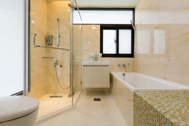 Bathroom 3, Rich Sunshine Inn, Taitung