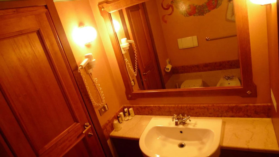 Bathroom 4, Hotel & Residence Catturani, Trento