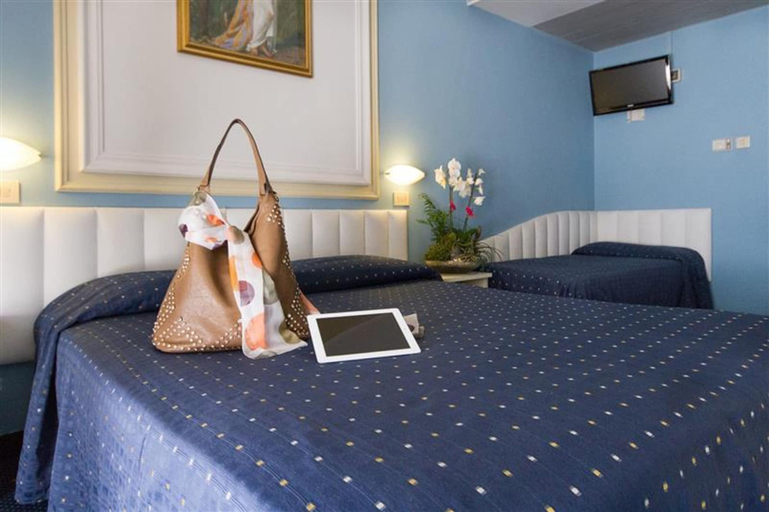 Bedroom 4, Hotel Augustus, Rimini