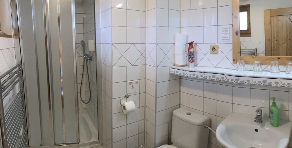 Bathroom, Tatralandia Chatky 109 a 110, Liptovský Mikuláš