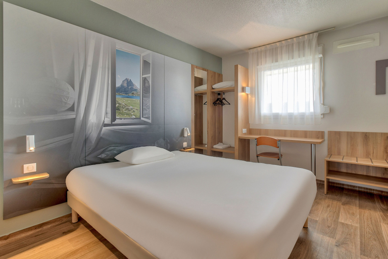 Bedroom 4, B&B HOTEL Pau Lescar, Pyrénées-Atlantiques