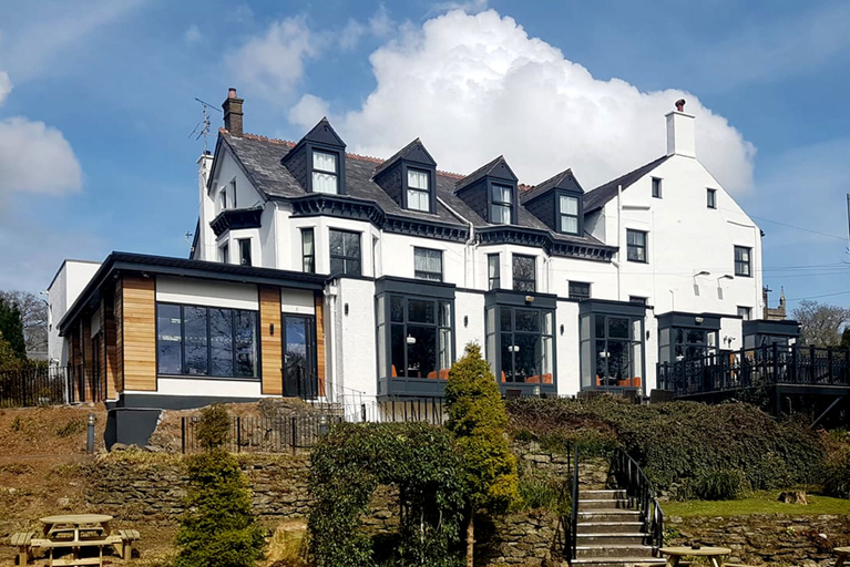 Exterior & Views