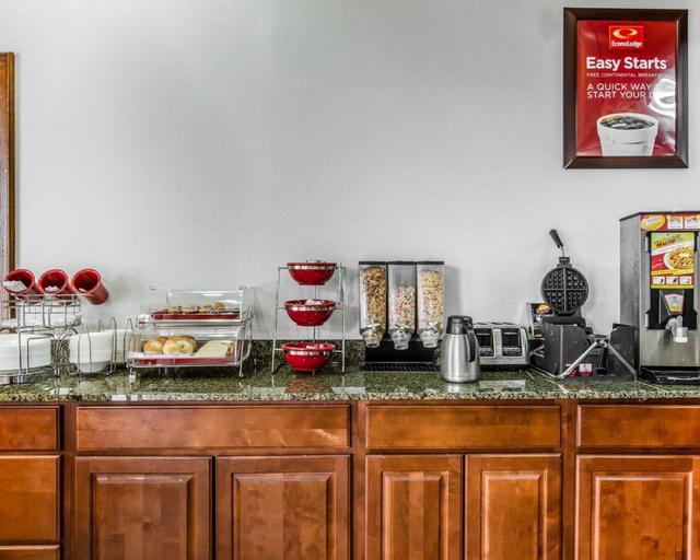 Food & Drinks 5, Econo Lodge Inn & Suites Enterprise, Coffee
