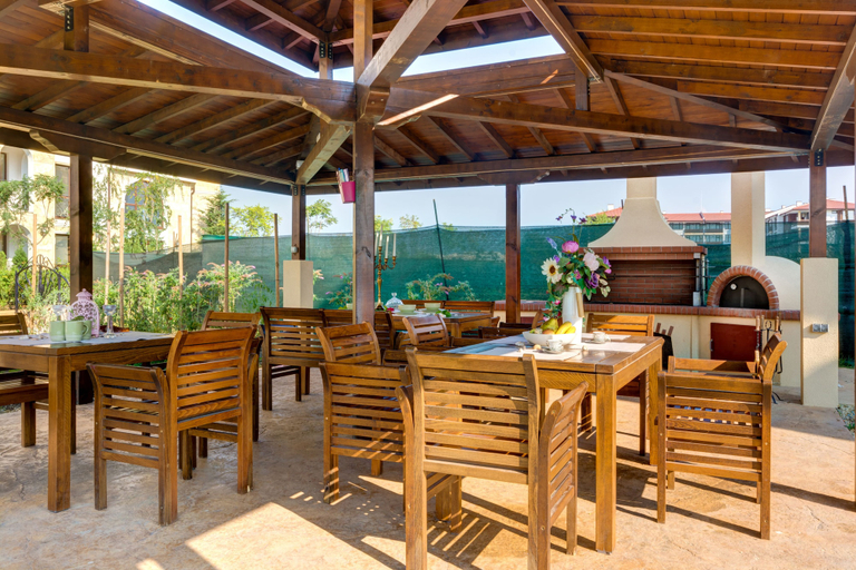 Food & Drinks 4, Apartments in Complex Poseidon, Nesebar