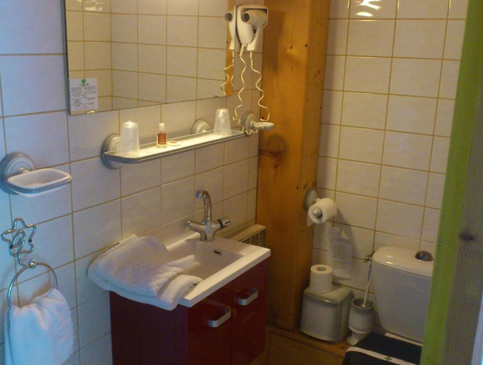Bathroom 4, Hotel restaurant la vieille ferme, Doubs