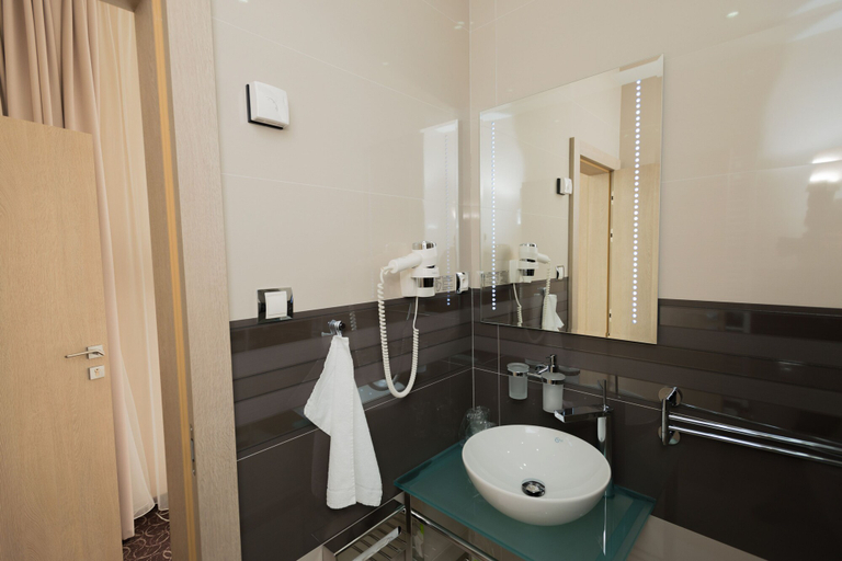 Bathroom 3, Košice Hotel, Košice II