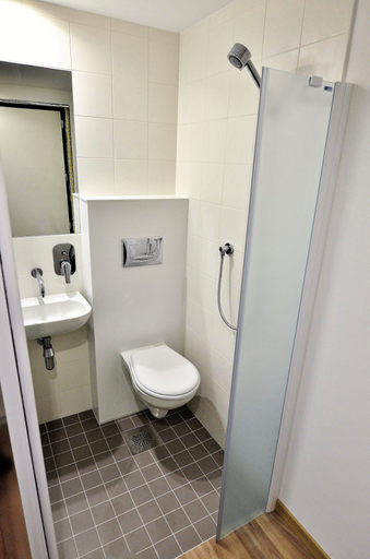 Bathroom 5, Eklo Hotels Le Havre, Seine-Maritime