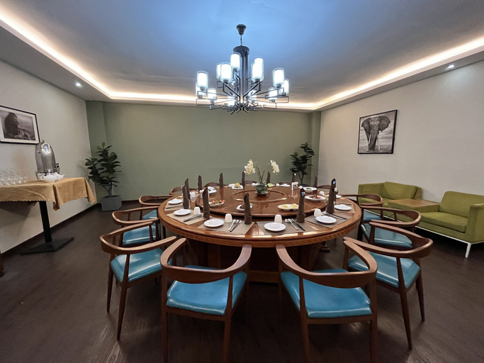 Food & Drinks 5, 2000 HOTEL Downtown Kigali, Nyarugenge