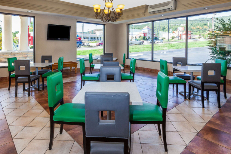 Food & Drinks 5, Days Inn by Wyndham Dalton, Whitfield