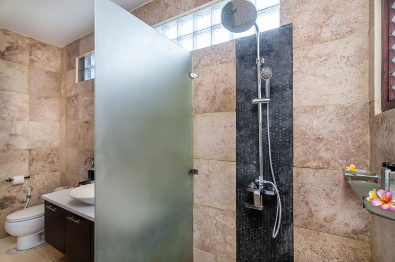 Bathroom 3, Villa Keluarga, Klungkung