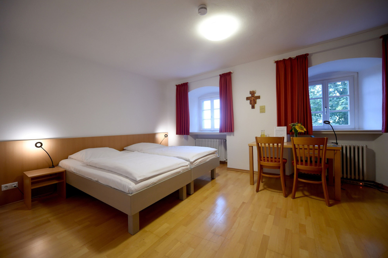 Bedroom 3, Tagungskloster Frauenberg, Fulda