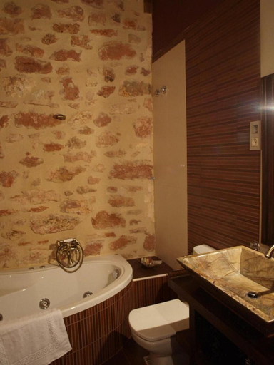 Bathroom 3, Posada Real El Señorío de la Serrezuela, Segovia
