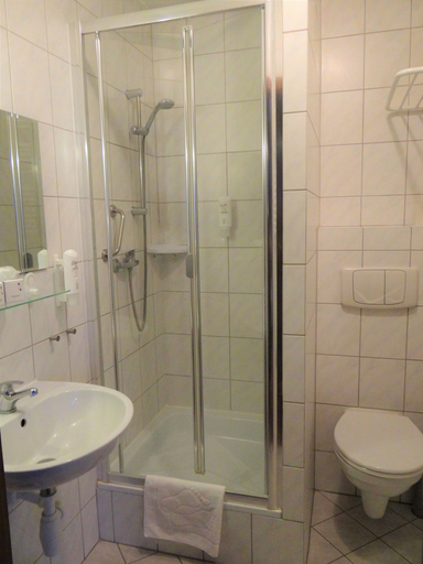 Bathroom 4, Hotel Grot, Malbork
