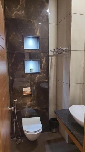 Bathroom 5, Hotel Midtown Aligarh, Aligarh
