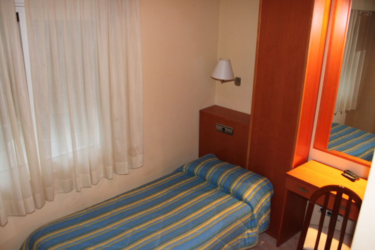 Bedroom 4, Hotel del Port, Tarragona