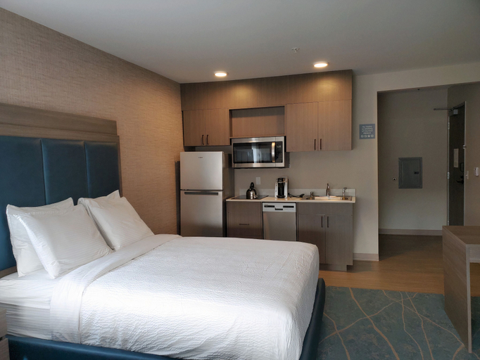 Bedroom 2, Salish Inn, Skagit