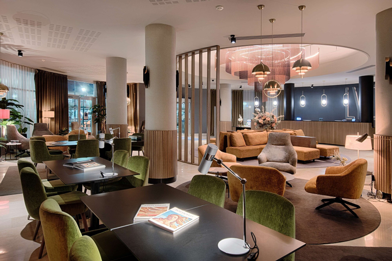 Public Area 3, NH Lyon Airport, Rhône