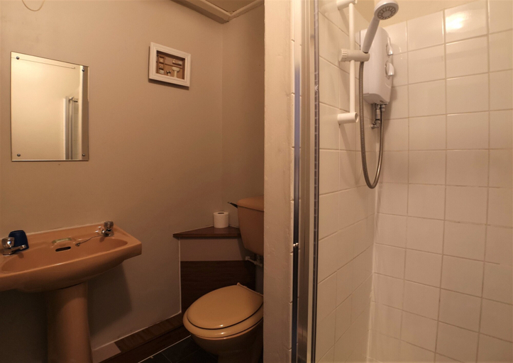 Bathroom 4, The Hopton Hotel, Blackpool