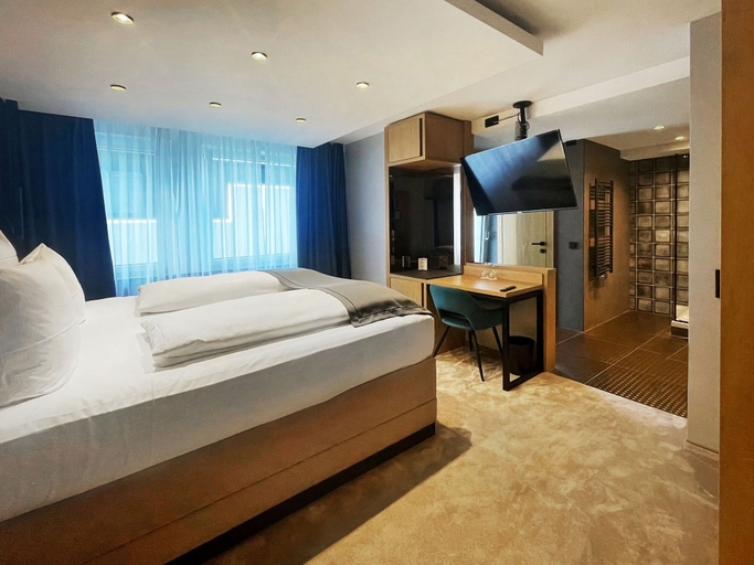 Bedroom 4, DORMERO Hotel Reutlingen, Reutlingen
