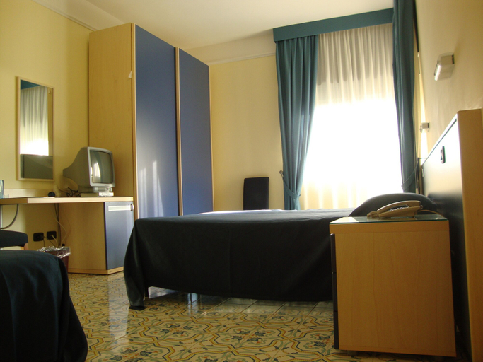 Bedroom 4, Grand Hotel La Playa, Latina