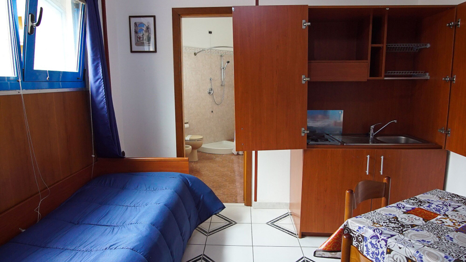 Bedroom 3, Baia di Naxos, Messina