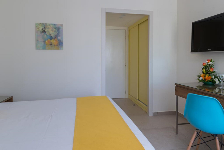 Bedroom 2, Americana Hotel