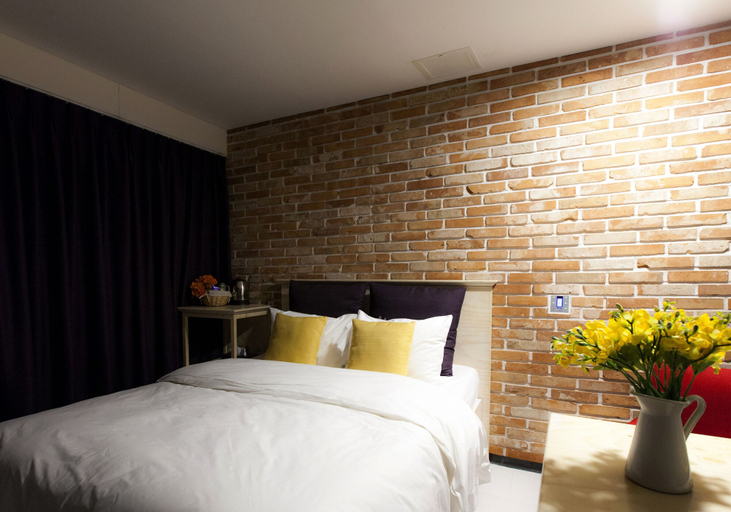 Bedroom 3, Hotel Merci, Iksan