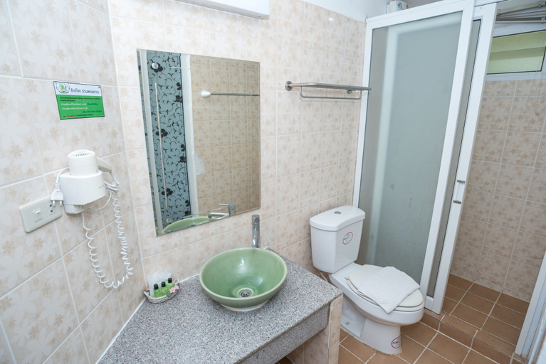 Bathroom 4, Phukaew Resort & Adventure Park, Khao Kho