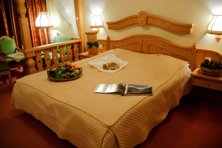 Bedroom 3, Seehotel Jaegerhof Hubertus, Niedersimmental