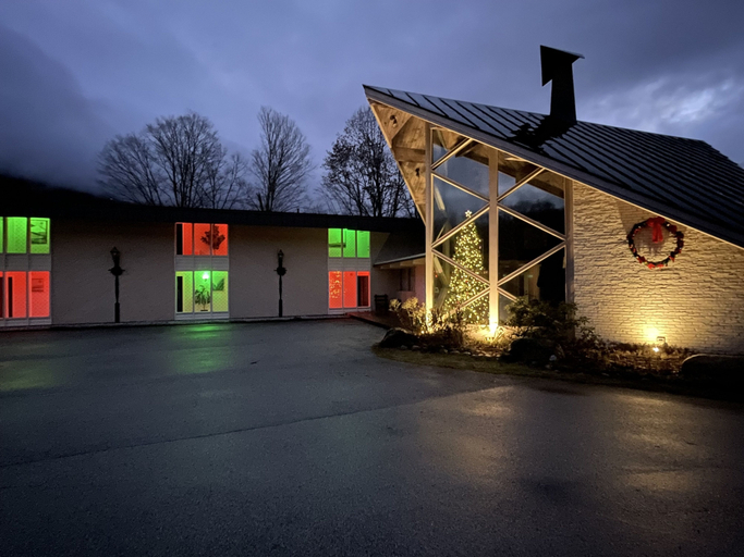 Exterior & Views 2, Toll Road Inn, Bennington