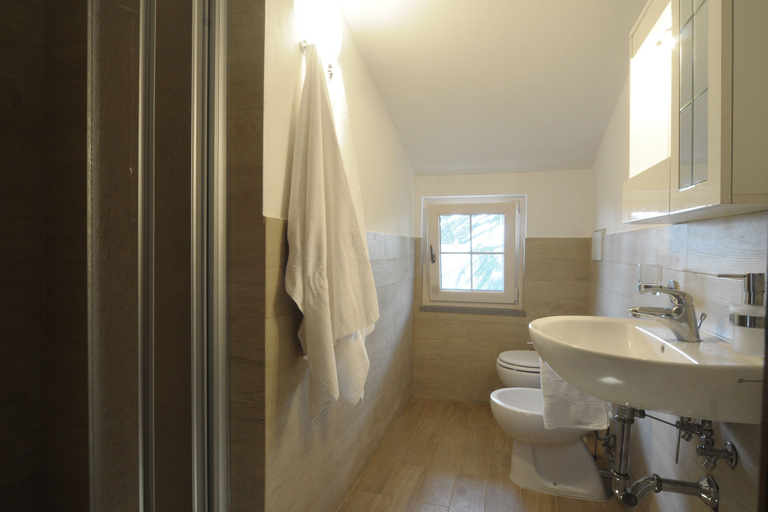 Bathroom 3, Da Piero e Paola, Arezzo