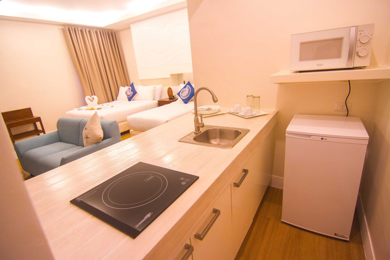 Bedroom 3, The Reef Hotel and Residences, Olongapo City