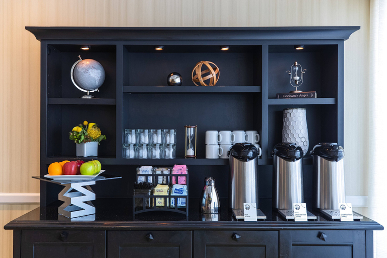 Food & Drinks 5, Hampton Inn & Suites Downers Grove Chicago, Dupage