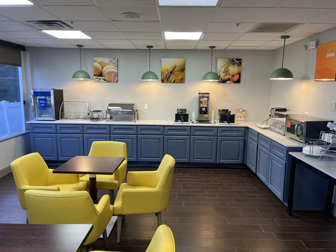 Food & Drinks 5, Comfort Suites Clearwater - Dunedin, Pinellas