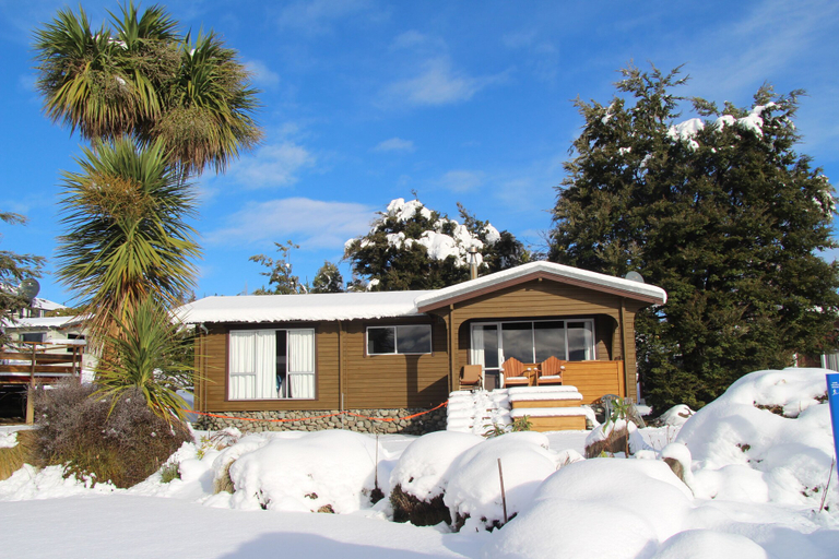 Exterior & Views 5, Lakeview Cottage, Mackenzie
