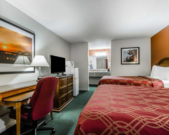 Bedroom 4, Econo Lodge Inn & Suites Enterprise, Coffee